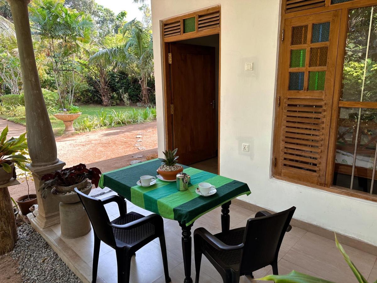 Midigama Inn Ahangama Exterior foto